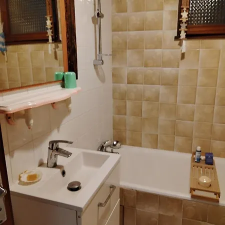 T1 Zen & Bien-etre, A Flanc De Colline Guest house 3*