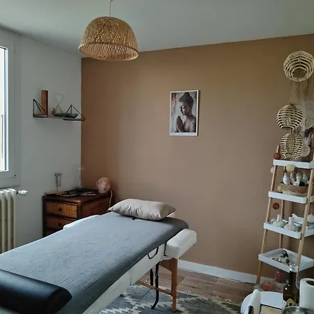 T1 Zen & Bien-etre, A Flanc De Colline Guest house 3*